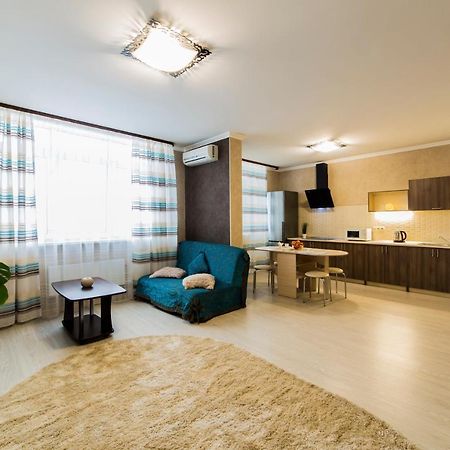 Studio Apartment On Bazhana Kiev Exteriör bild