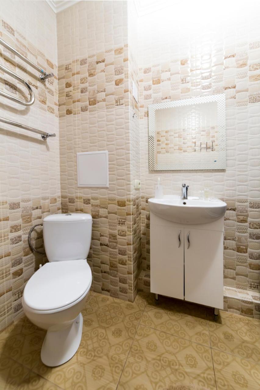 Studio Apartment On Bazhana Kiev Exteriör bild